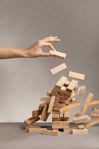 Jeu de société d'intérieur multi-pièces en bois et résine, fait main, écologique, au design traditionnel, avec dominos en bois de rose indien - Product Image 3