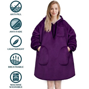 En gros, Robes de nuit personnalisées extra longues en polyester à motif de dessin animé, style sweat-shirt oversize et couverture à capuche portable - Product Image 3