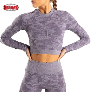 Conjuntos de entrenamiento de dos piezas para mujer, camisetas sin mangas con cuello redondo y mallas de LICRA Push Up hasta el tobillo - Product Image 1