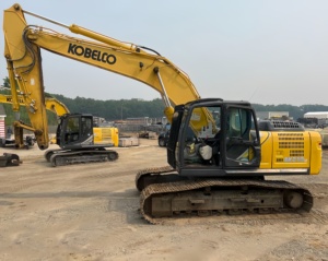 รถขุดไฮดรอลิคตีนตะขาบมาตรฐาน LC-10 2020 kobelco SK210มือสองพร้อมส่ง - Product Image 3