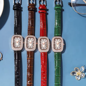 Montre à quartz pour femme, bracelet en cuir, cadran ciel étoilé, forme tonneau, incrustée de diamants, style décontracté et haut de gamme - Product Image 1