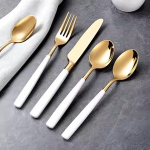 ชุดช้อนส้อมสแตนเลสพรีเมียม สำหรับตกแต่งโต๊ะอาหารสไตล์ร่วมสมัย - Product Image 6