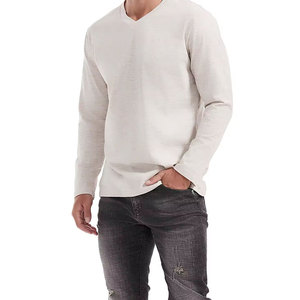 T-shirt blanc à manches longues et col en V pour homme, coupe ajustée, 100 % coton, avec design anti-plis et effet rafraîchissant rapide pour le fitness - Product Image 4