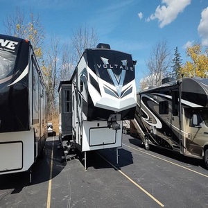 D-u-t-c-h-m-e-n T-r-i-t-o-n 3551 Usado del 2021 - Product Image 1