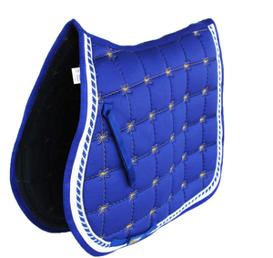 Tapis de Selle 2026 en Tissu Flourish de Haute Qualité avec Designs, Tailles et Logos Personnalisés - Product Image 1