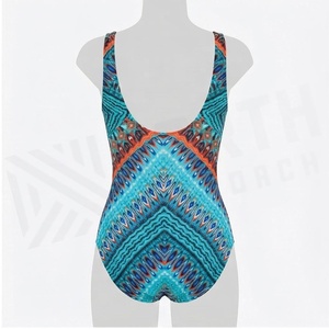 Ensemble de yoga 2 pièces imprimé papillon bleu avec finition dorée, body à col en V profond et jupe portefeuille longueur genou - Product Image 2