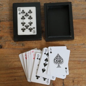 Élégant étui à cartes en résine, boîte de rangement décorative pour cartes, étui noir pour cartes avec motif de jeu de cartes, boîte de rangement - Product Image 3