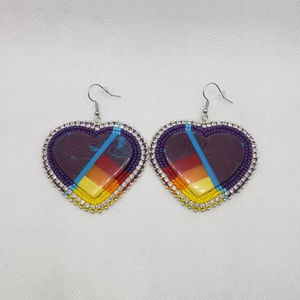 Pendientes de Cuentas de Vidrio a la Moda para un Estilo de Vestir Moderno, con Forma de Gota Elegante y Colores Vibrantes - Product Image 1