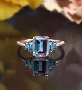 <b>Emerald</b> Cut Alexandrite Luxury Engagement <b>Ring</b> 925 <b>Silver</b> Color Change Gemstone for Wedding Party Bridal Promise <b>Ring</b> for Women - Product Image 1