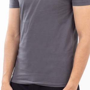 T-shirt surdimensionné pour homme en coton 100% personnalisé - Tissu durable, confortable, coupe ajustée, respirant et à séchage rapide OEM ODM - Product Image 2