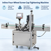 Machine de capsulage de bouteilles de détergent avec contact à vis à quatre roues configurable et transfert en ligne pour les emballages de détail domestiques