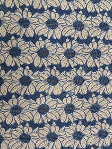 Tissu en dentelle ajourée en coton bleu et blanc cassé avec grand motif floral et motif en maille pour vêtements de créateurs (vente en gros) - Product Image 4