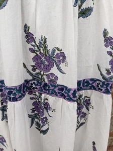 ชุดเดรสผ้าฝ้ายพิมพ์ลายบล็อกทำมือ ชุดเดรสพิมพ์ลายบล็อกด้วยมือ ระบายอากาศได้ดีและเป็นมิตรกับสิ่งแวดล้อม ชุดเดรสปรับขนาดได้ ของขวัญสำหรับเธอ - Product Image 2