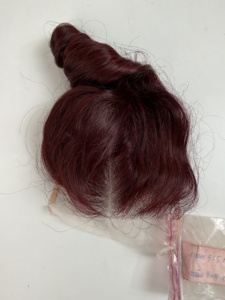 Perruque Bob sans colle en cheveux humains vierges vietnamiens bouclés de luxe Anh Hair - Couleur Bourgogne - Product Image 2