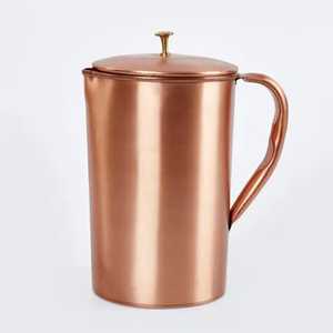 Pichet à eau en cuivre pur martelé avec couvercle détachable et poignée ornée en laiton – Fourniture en gros pour articles de boisson - Product Image 1