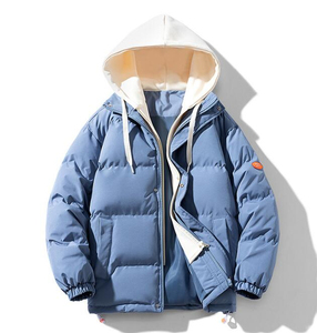 Parka de invierno para hombre al por mayor, personalizada, informal, con relleno de plumón, cierre de cremallera y embalaje en tambor. - Product Image 1