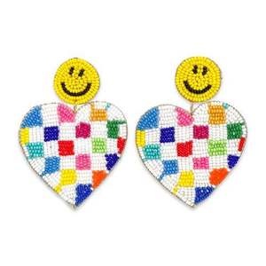 Boucles d'oreilles pendantes en forme de cœur perlé coloré avec visage souriant, bijoux de fête pour femmes, style mignon - Product Image 1