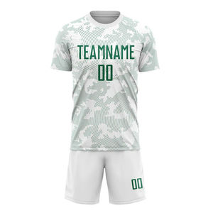 Ensemble de maillot et short de football personnalisé avec nom et numéro d'équipe, respirant, 100% polyester, blanc et vert, avec motif texturé - Product Image 2