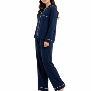 Conjunto de pijama transpirable para mujer, ropa de dormir cómoda con botones y manga larga, conjunto de ropa de dormir de tela suave para mujer - Product Image 4