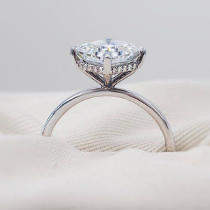 Anillo de Compromiso Clásico con Diamante Corte Asscher Blanco en Plata de Ley, Joyería para Uso Diario para Ella - Product Image 6