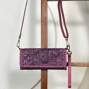 Cartera cruzada de cuero genuino de vaca de alta calidad con diseño floral hecho a mano, estilo occidental, mini bolso bohemio para mujer. - Product Image 4