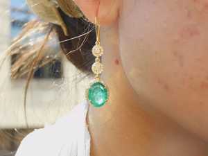 Pendientes de Aro Clásicos de Plata de Ley 925 Chapados en Oro de 14K con Piedra de Nacimiento de Mayo, Joyería Elegante, Regalo para Mujer - Product Image 4