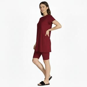Vente en gros et sur mesure de t-shirts et shorts en tricot rayé élastique de haute qualité pour femmes en été - Product Image 4