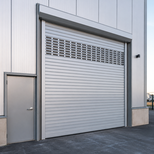 Porte de sécurité industrielle moderne en aluminium robuste, à enroulement, pour garage, entrepôt, atelier, usine - Product Image 2
