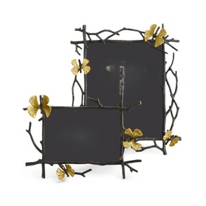 Cadre photo de luxe minimaliste en métal et verre, finition dorée, support de table autoportant, décoration intérieure moderne - Product Image 1