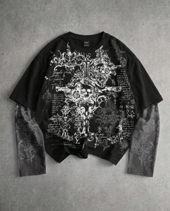 เสื้อยืดแขนยาวผู้ชายไซส์ใหญ่ลายกราฟิกแบบซ้อนทับสองชั้น สไตล์โกธิค สตรีทแวร์ ขายส่ง รับผลิตแบรนด์ส่วนตัว - Product Image 1