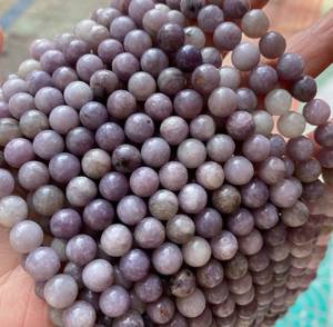 ลูกปัดพลอยลาพิโดไลต์สีม่วงธรรมชาติทรงกลมเรียบเนียน สำหรับทำเครื่องประดับ ขายส่ง - Product Image 1