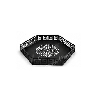 Plateau de service vintage blanc et or à motifs floraux avec poignées, finition peinte, usage résidentiel - Product Image 4