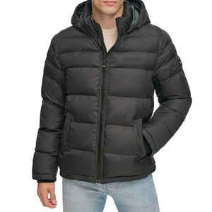 Chaqueta acolchada unisex a la moda, material duradero, resistente al agua, aislamiento térmico, ideal para la temporada de invierno. - Product Image 1