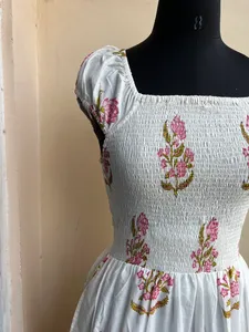 Vestido largo de algodón estampado a mano, 100% algodón, con bordado floral, cuello cuadrado, túnica india, vestido maxi de verano para mujer, hecho a mano. - Product Image 6