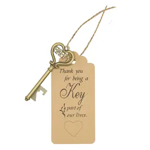 ที่เปิดขวดกุญแจของที่ระลึกงานแต่งงานพวงกุญแจที่เปิดขวดเบียร์วินเทจพร้อมป้ายกระดาษแข็งที่เปิดบัตร