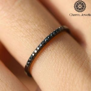 Anillo de Compromiso de Plata 925 con Moissanita, Corte Cojín, Engaste de Garras, Clásico, Unisex, Certificado IGI, de Charm Jewells - Product Image 3