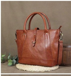 Bolso Tote de Cuero Genuino Marrón Elegante de Alta Calidad OEM con Cierre de Broches, Ancho para Uso Diario, Todas las Temporadas, Bolso de Mano para Mujer, Logotipo Personalizado - Product Image 4