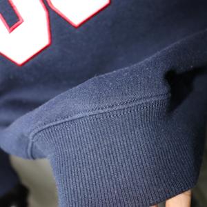 เสื้อสเวตเชิ้ตมีฮู้ดแบบครึ่งซิปสีน้ำเงินกรมท่า ยี่ห้อ BOSTON ผ้ากำมะหยี่ทรงโอเวอร์ไซส์ 100% ผ้าฝ้าย ปักลายสีขาว CLUSH SPORTS สำหรับฤดูหนาว - Product Image 4