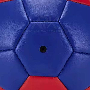 Ballon de handball de style professionnel avec une prise confortable et un poids équilibré, idéal pour l'entraînement et les matchs. - Product Image 6