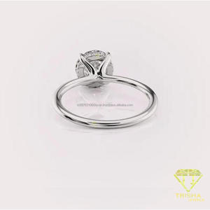 Bague de fiançailles solitaire en moissanite taille ronde en or blanc, classique à quatre griffes, bague de mariage minimaliste - Product Image 3