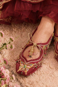 Pakistan Manufactured New Design Women <b>Khussa</b>-Fashion Trend Printed Anti-Slippery Custom Made Raw Silk Upper Velvet Lining - Product Image 5