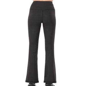 Pantalon évasé noir taille haute pour femme, coupe ajustée, extensible, style yoga, jambe large, décontracté, coupe bootcut - Product Image 6