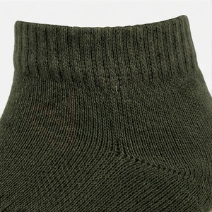 Chaussettes ras du cou pour hommes, couleur unie, tricotées, respirantes, en coton, polyester et élasthanne, pour usage quotidien en automne, style classique - Product Image 4