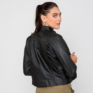Chaqueta Acolchada de Piel de Oveja Moderna para Mujer, Ecológica, Resistente al Viento, Cálida, Diseñada para la Moda Urbana y el Uso por Temporada - Product Image 6