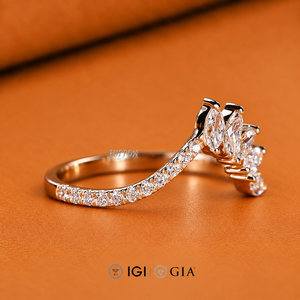 Anillo de Boda con Diamantes Cultivados en Laboratorio: Anillo Chevron con Corte Marquesa y Redondo - Product Image 3