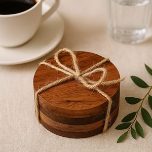 Sous-verres et tapis de table en bois de noyer Artizon Studio, ronds, écologiques, 10 mm d'épaisseur, 10 cm de diamètre, pour la maison, la cuisine et la salle à manger - Product Image 1