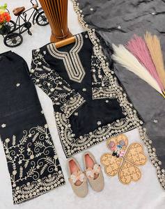 Ensemble Sharara Premium pour Enfants en Soie GMY Pure avec Broderie de Paillettes et de Dori – Tenue de Fête Ethnique - Product Image 3