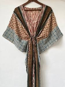 ชุดคลุมชายหาดลายสัตว์แบบใหม่ คอวี ปิดด้วยเชือกผูก ทรงปล่อยชายระบาย ผ้าฝ้ายอินเดียเนื้อนุ่ม แต่งลูกไม้ ยาวเต็มตัว สำหรับผู้หญิง - Product Image 5