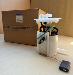 Bomba de Transferencia de Combustible de Alta Presión Inalámbrica con Filtros Externos de Gasolina MOPAR para Fiat 1966-1985 - Product Image 4