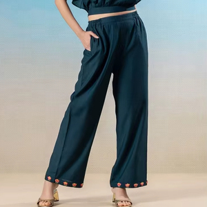 เดรสลำลองผ้าลูกไม้ปักลายดอกไม้ คอวี ระบายอากาศได้ดี เป็นมิตรกับสิ่งแวดล้อม เหมาะสำหรับฤดูร้อนสำหรับผู้หญิง - Product Image 1